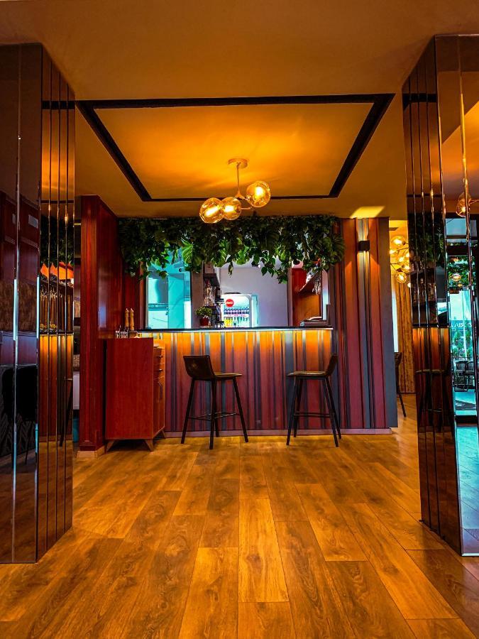 Hotel Driada Gjakova Dış mekan fotoğraf