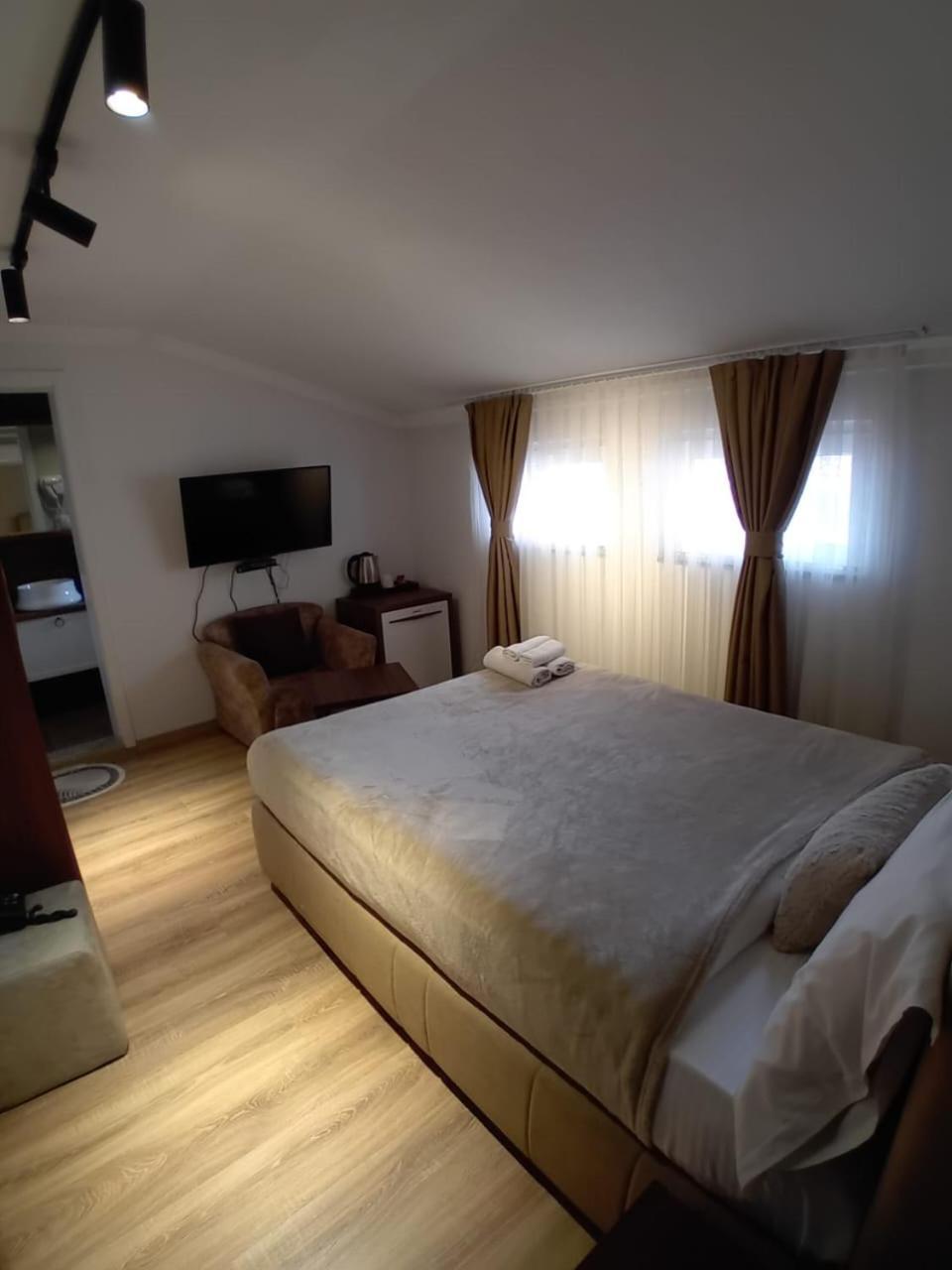 Hotel Driada Gjakova Dış mekan fotoğraf