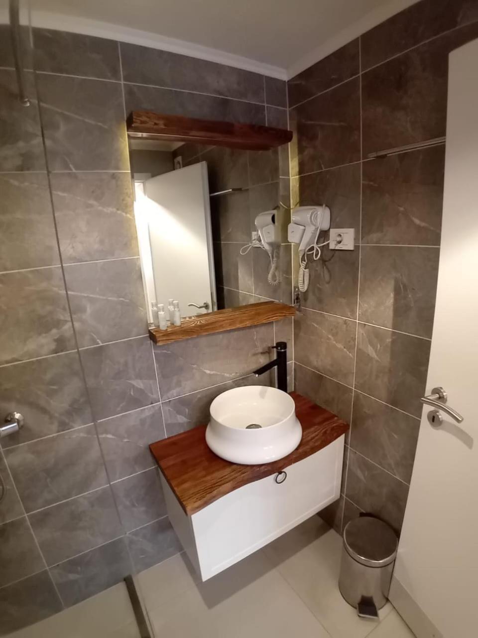 Hotel Driada Gjakova Dış mekan fotoğraf