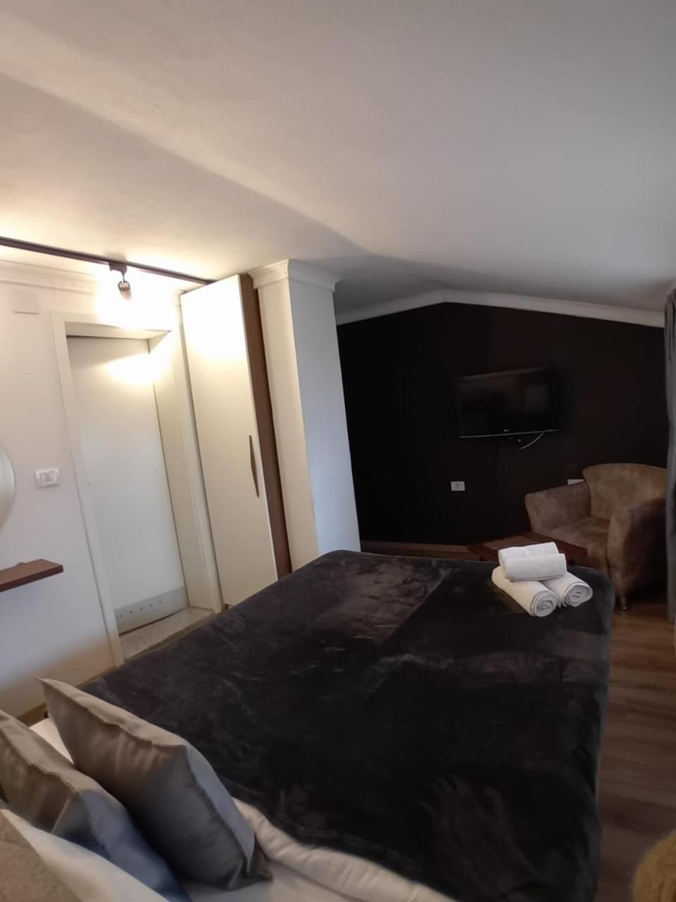 Hotel Driada Gjakova Dış mekan fotoğraf